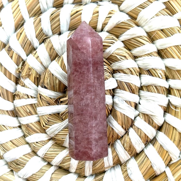 🍓 Strawberry Quartz - Picture 2 of 3